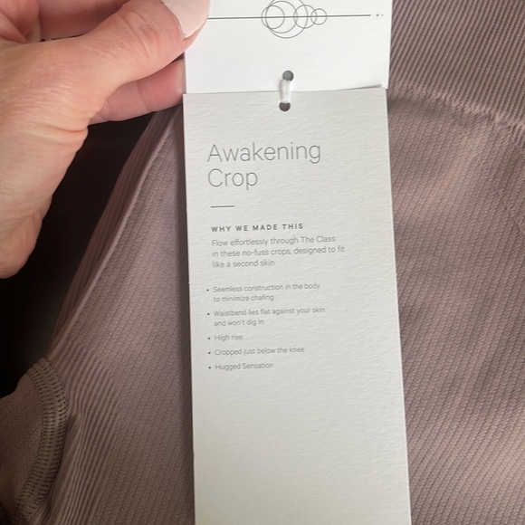 Lululemon Awakening Crop leggings New with tags - Picture 5 of 5
